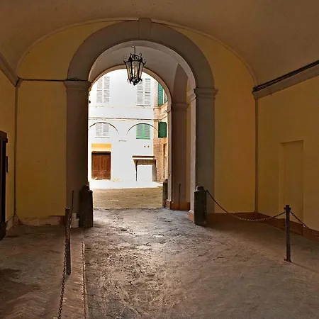 Apartment Stilmoderno In Siena's Historic Center, Just Steps From Piazza Del Campo